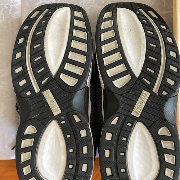 Super comfy super soft! Bio fit mens/woman’s sneaker - Picture 2 of 5